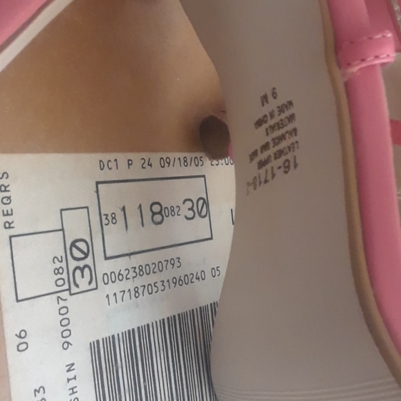 Chadwicks Shoes ( salmon color) - Picture 3 of 8